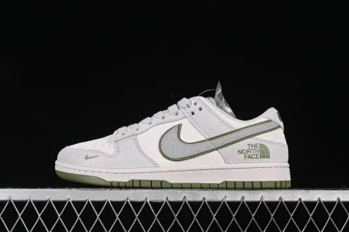 All categories Nk SB Dunk Series Nk SB Dunk Low High-end customized low-top sneakers Nk Dunk Low North CDG joint-green label Three-party joint SB low-top casual sneakers DQ1098-397